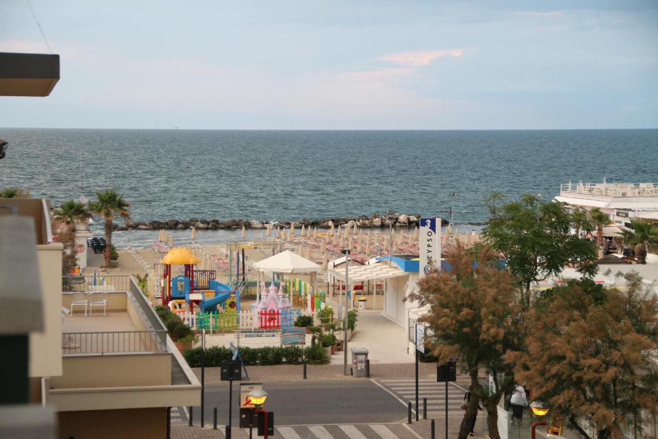 Hotel Baltic Misano Adriatico Exterior photo