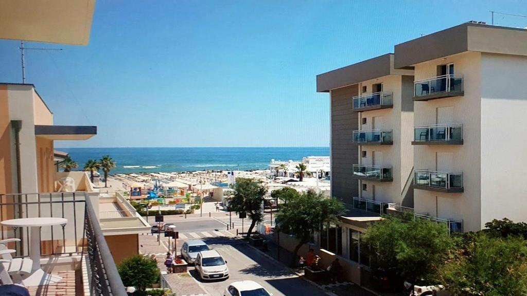 Hotel Baltic Misano Adriatico Exterior photo