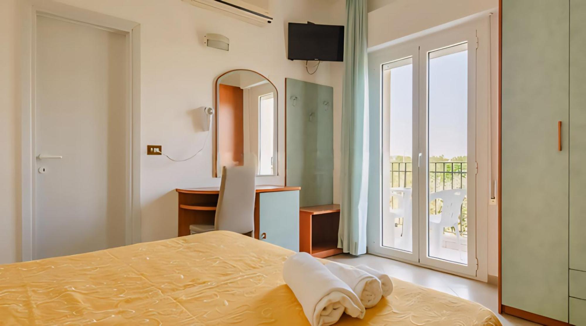 Hotel Baltic Misano Adriatico Exterior photo