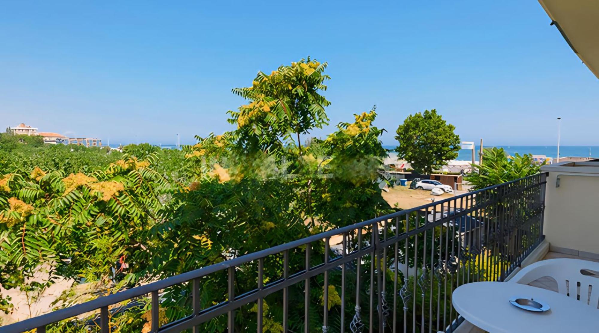 Hotel Baltic Misano Adriatico Exterior photo